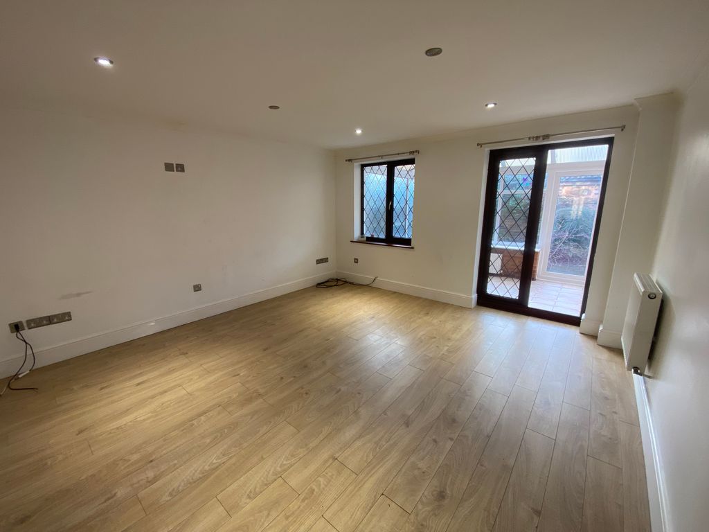 Property photo 3 of 8 Img_0436