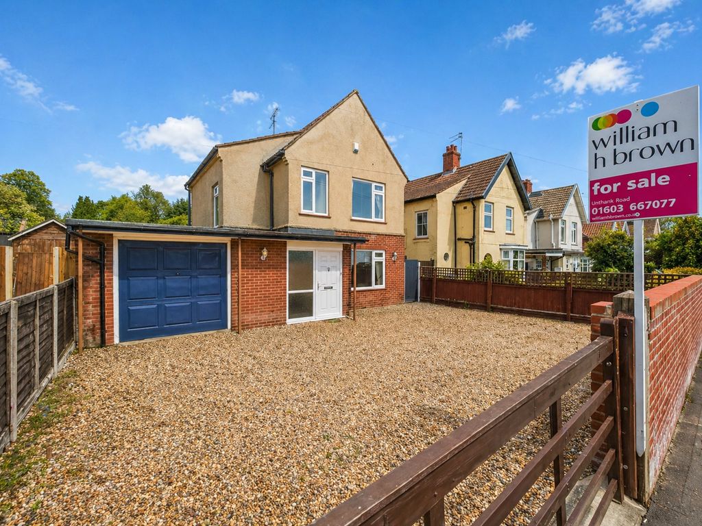 Property photo 2 of 18 External
