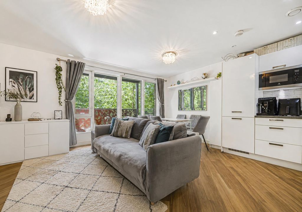 Property photo 1 of 21 Campion House