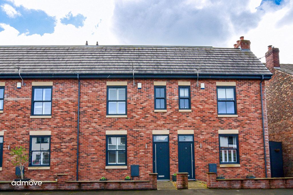 Property photo 1 of 25