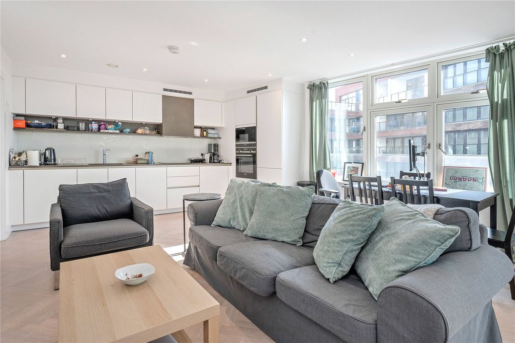 Property photo 3 of 15 Reception Room