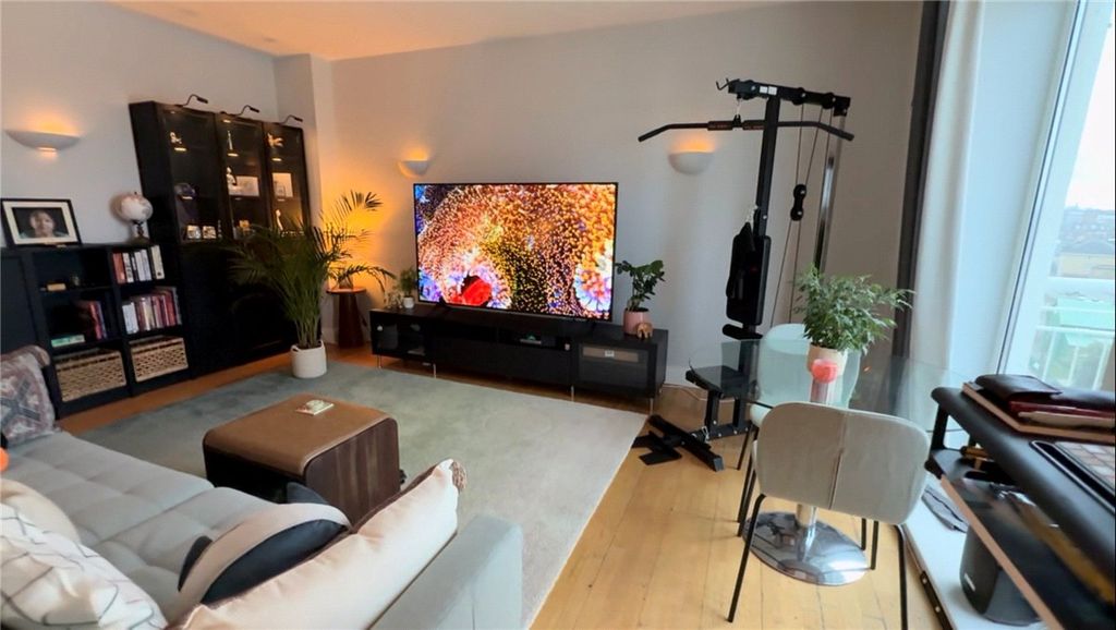 Property photo 1 of 9 Reception