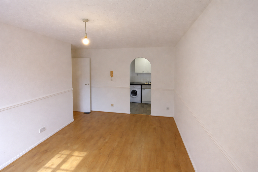 Property photo 3 of 6 Photo 2