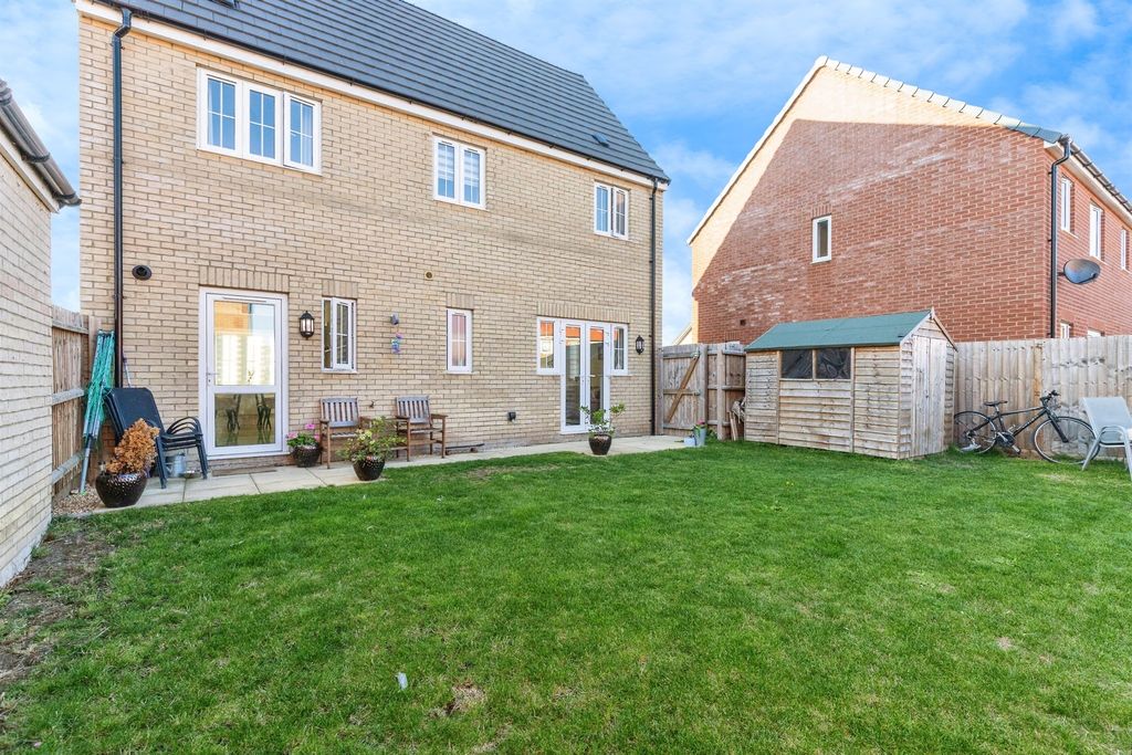 Property photo 2 of 17