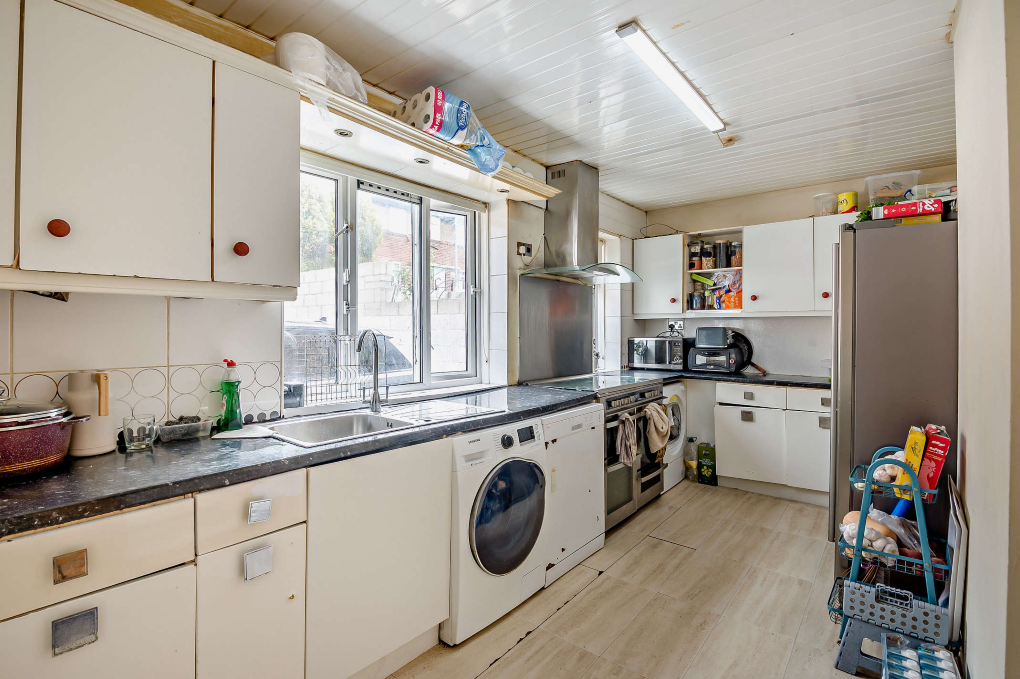 Property photo 3 of 16