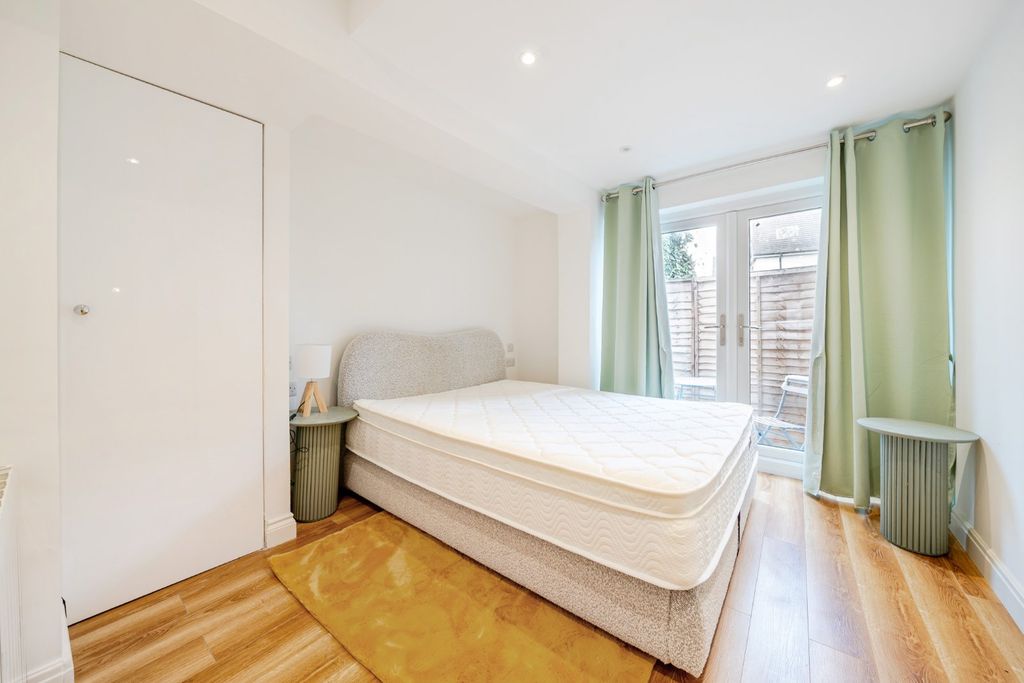 Property photo 3 of 11 Picture No. 20