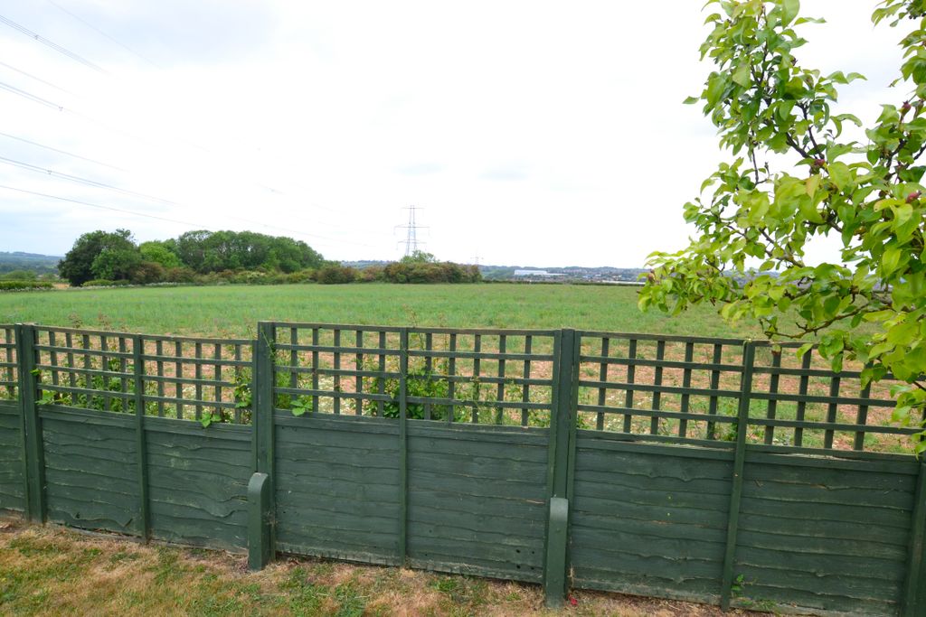 Property photo 3 of 27