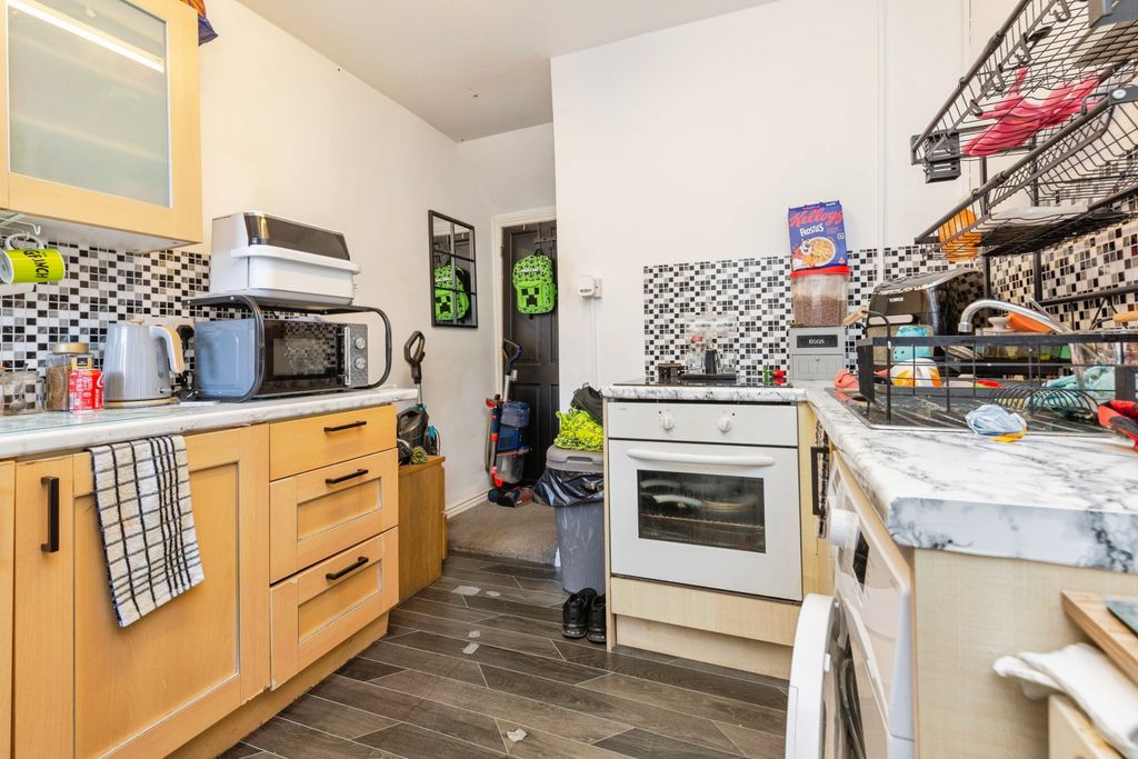 Property photo 3 of 15 Kitchen