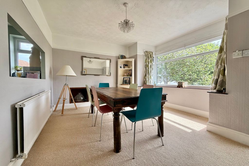 Property photo 3 of 34 Dining Area