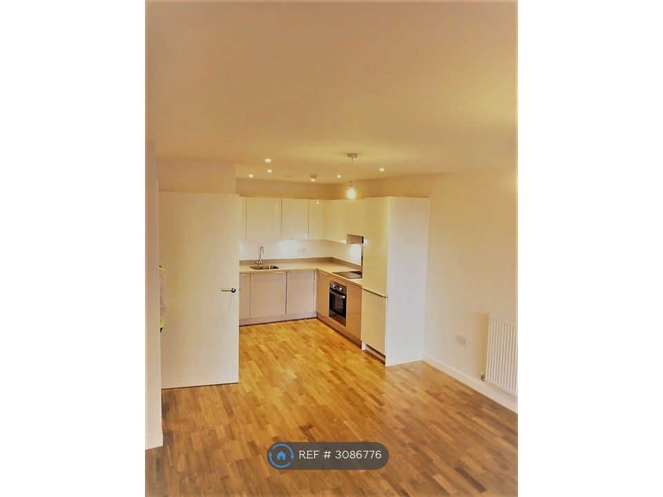 Property photo 1 of 9 Living+Kitchen