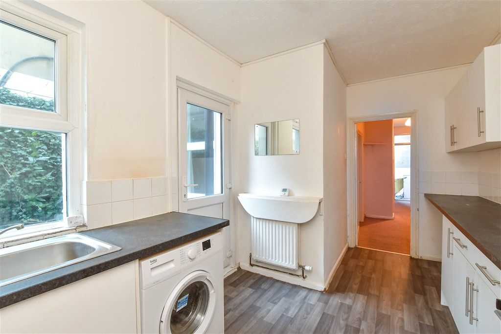 Property photo 1 of 4 Kitchen