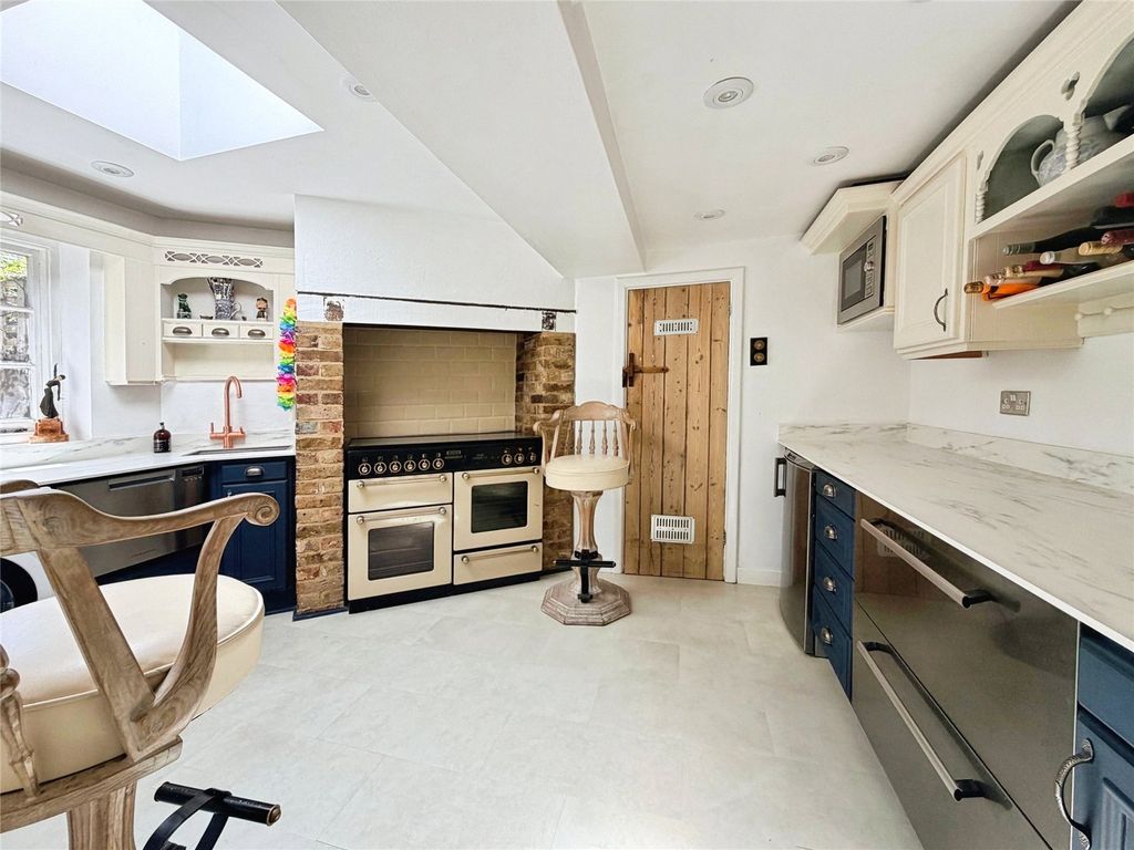 Property photo 3 of 33 Picture No. 29