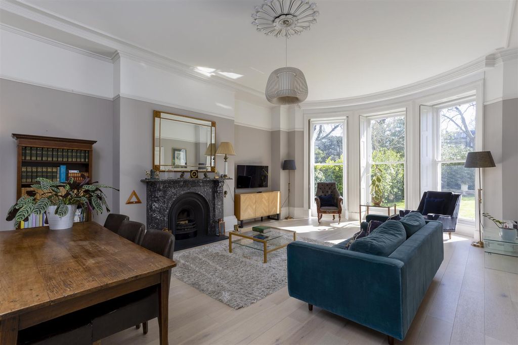 Property photo 3 of 44 Flat_1_2_Driffield_Terrace_9.Jpg