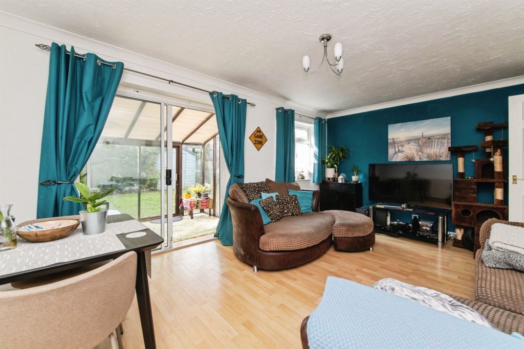 Property photo 2 of 17