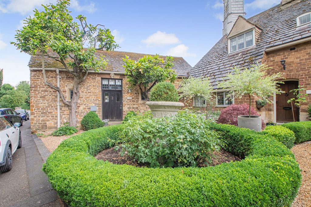 Property photo 1 of 18