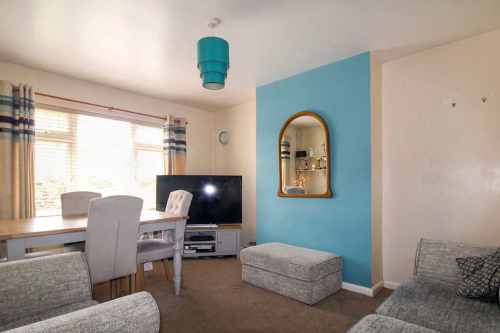 Property photo 2 of 15 Img_4174