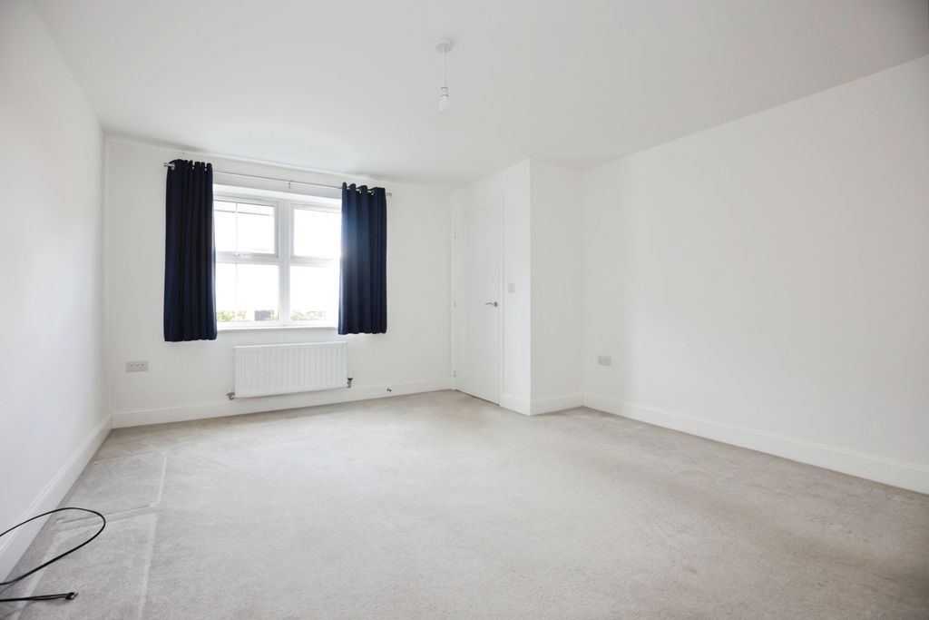 Property photo 3 of 16 Photo
