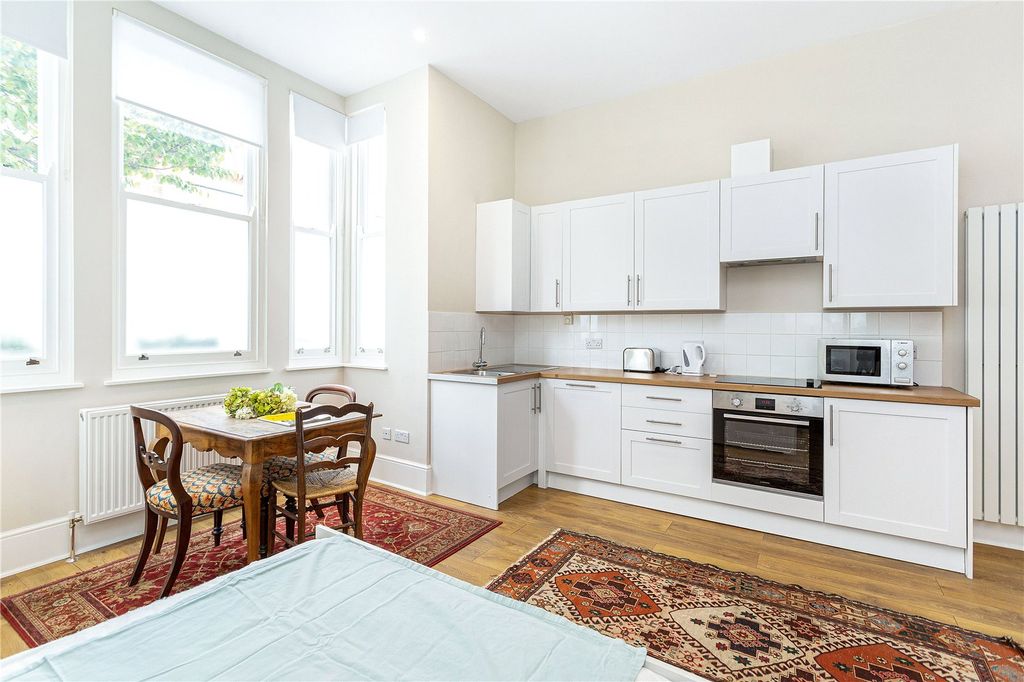 Property photo 1 of 5
