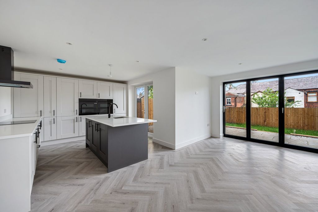 Property photo 2 of 36