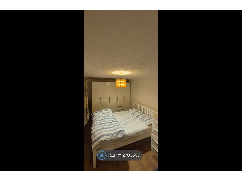 Property photo 2 of 8 Bed Room