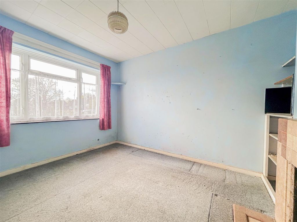 Property photo 2 of 13 8-Front 26 Pank.Jpg