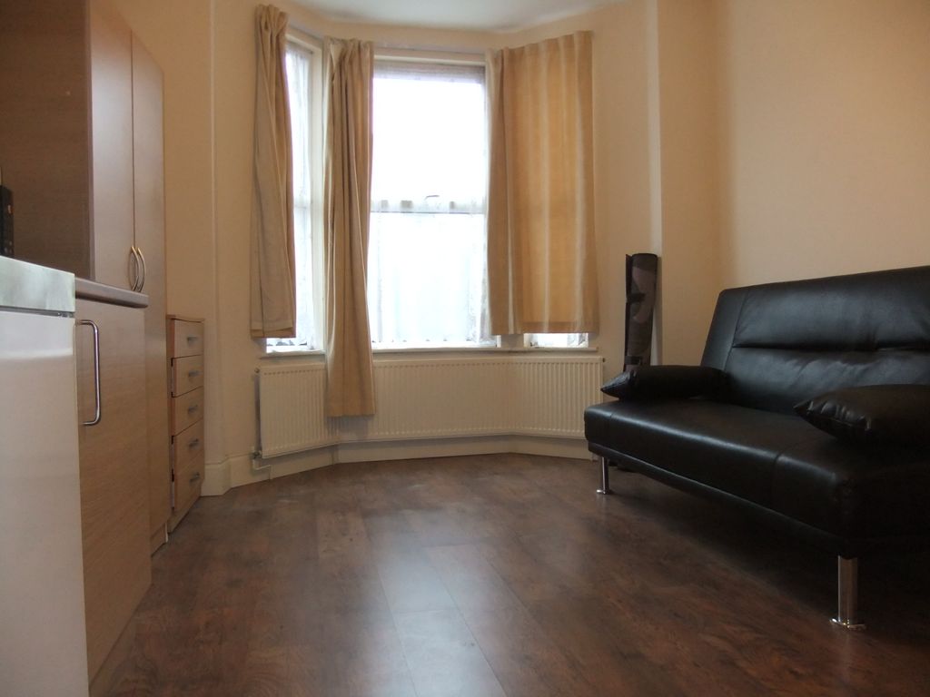 Property photo 2 of 3