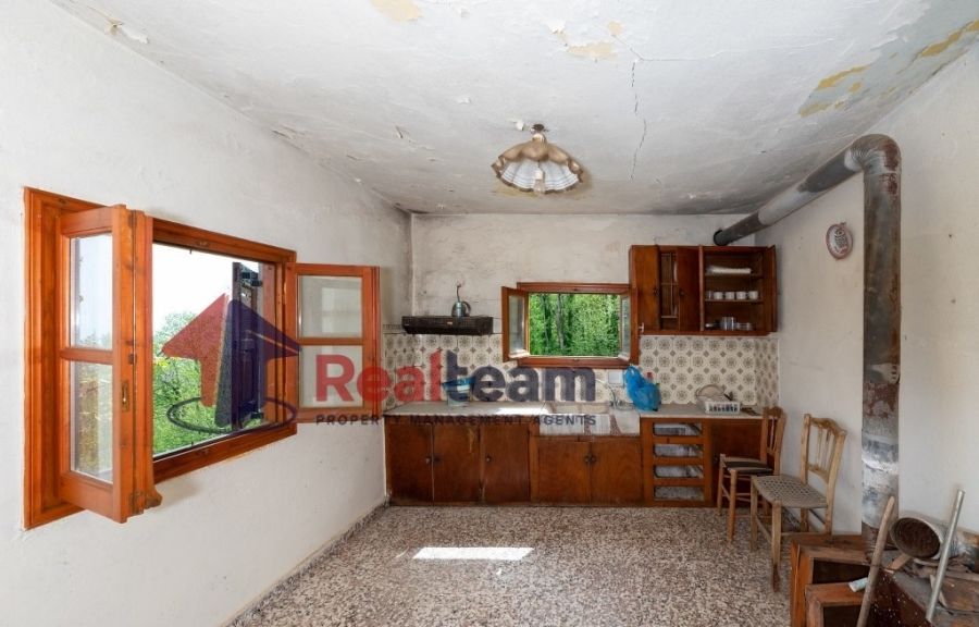 Property photo 2 of 25