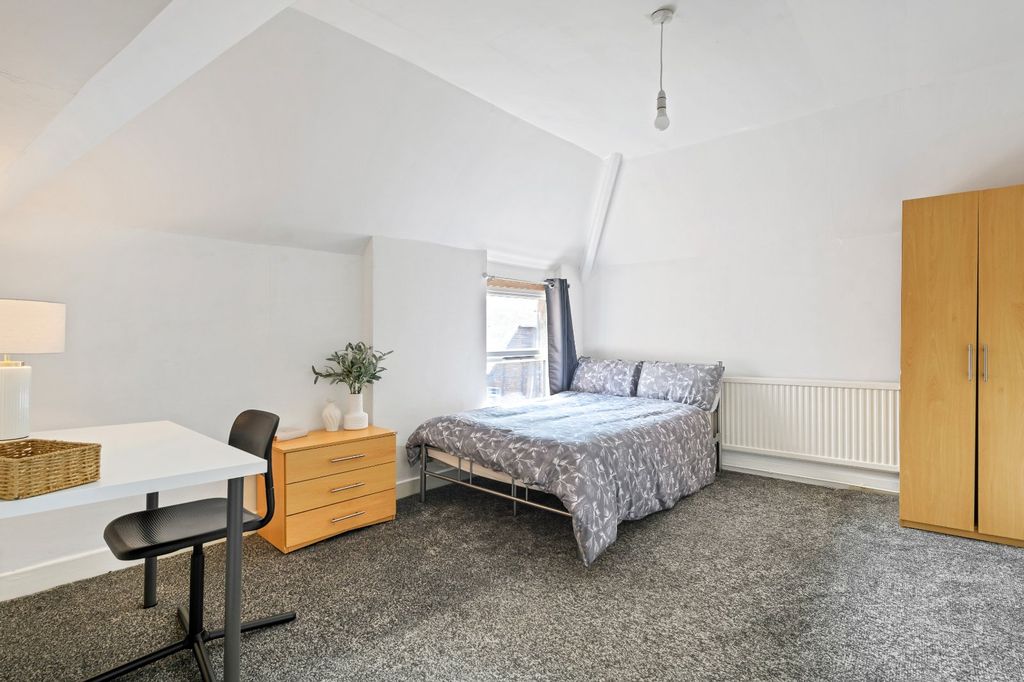 Property photo 3 of 6 Picture No. 21