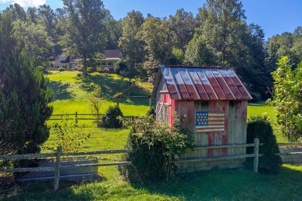 Property photo 1 of 31