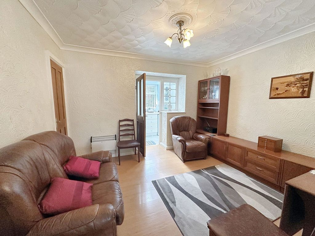 Property photo 3 of 23