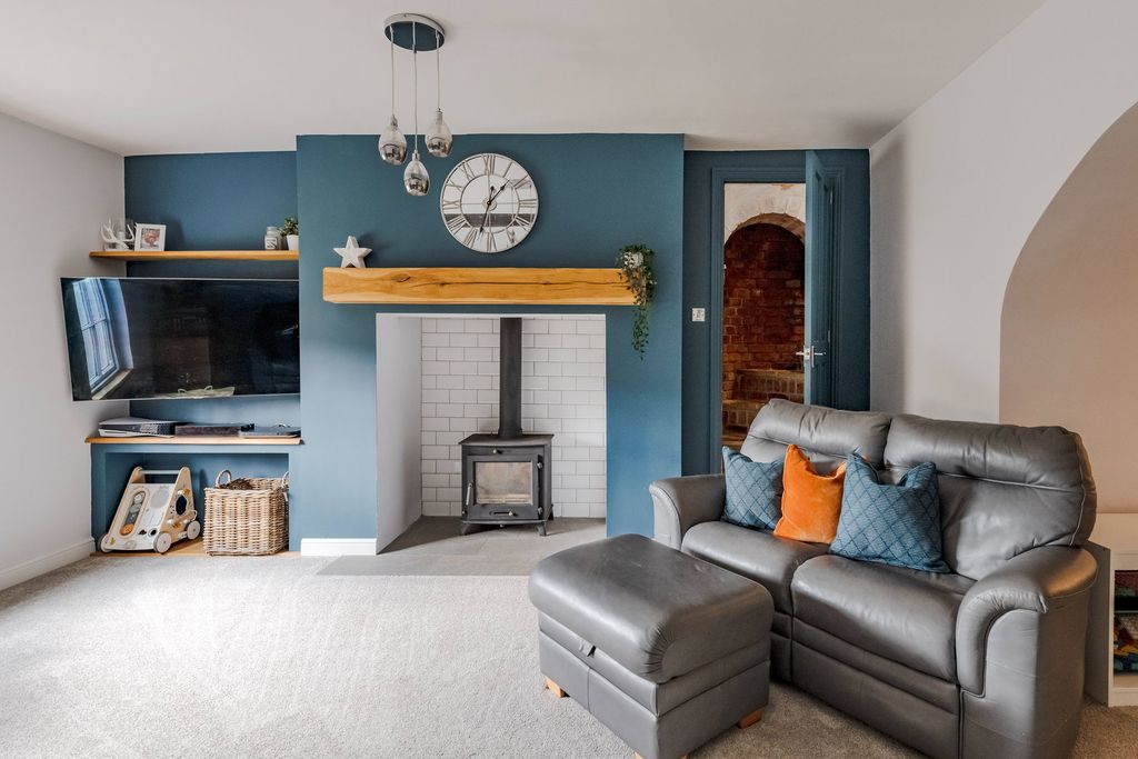 Property photo 3 of 35