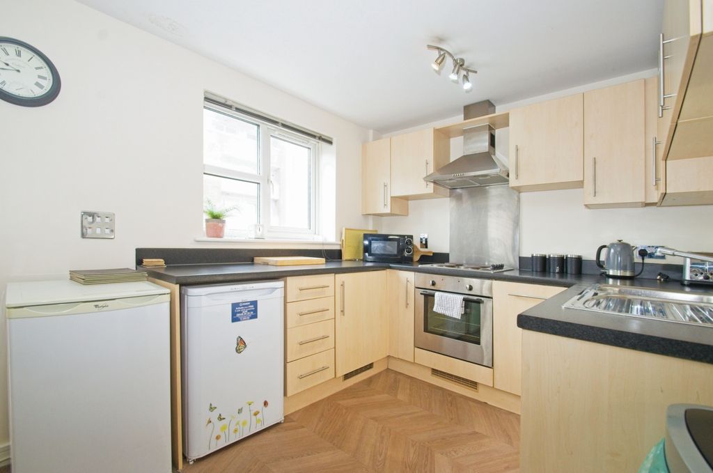 Property photo 3 of 16 Kitchen