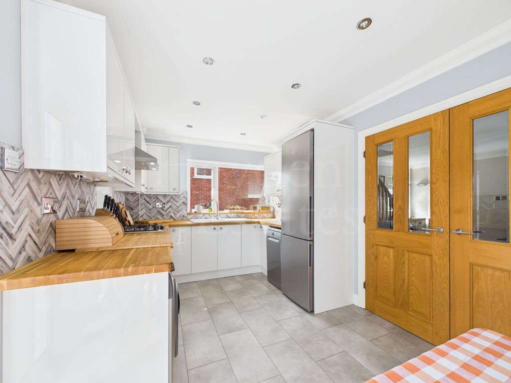 Property photo 3 of 27