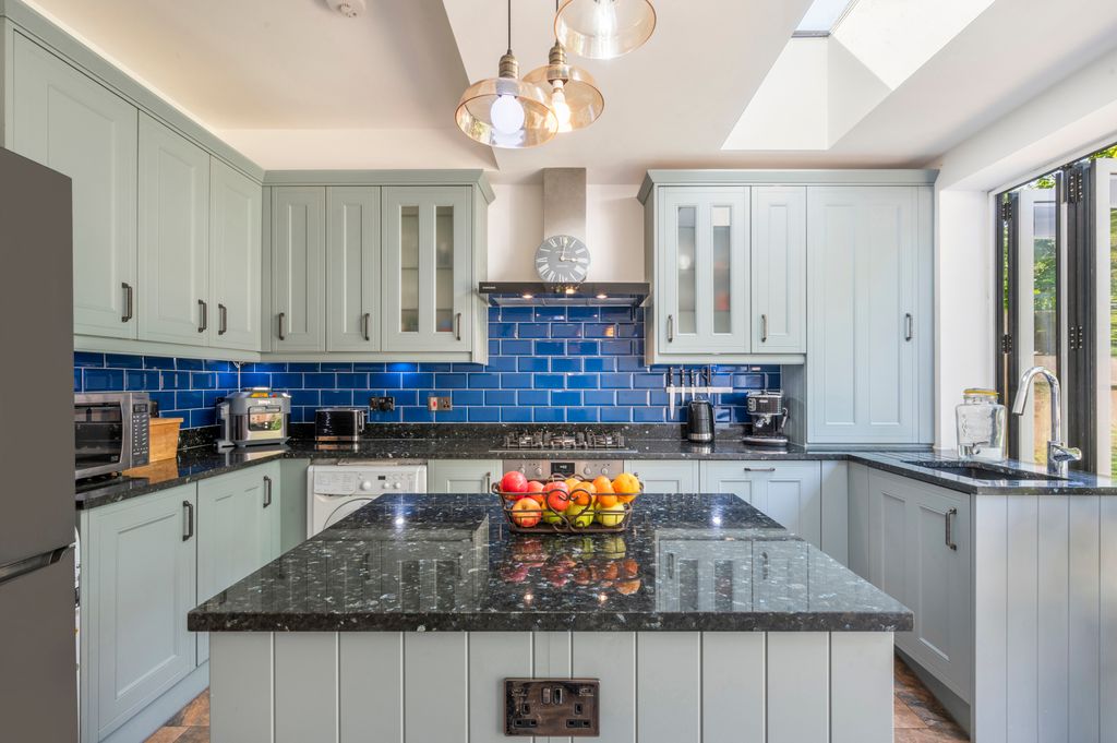 Property photo 2 of 13