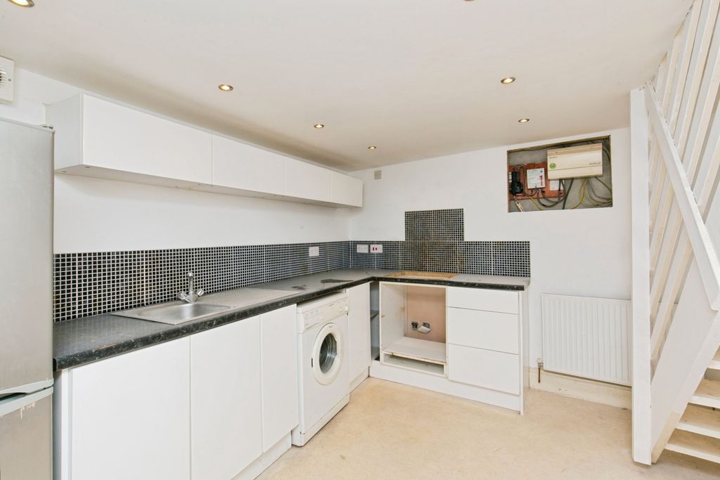Property photo 2 of 17 Pbox-Img.Jpg