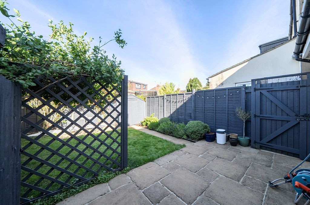 Property photo 3 of 14 Garden