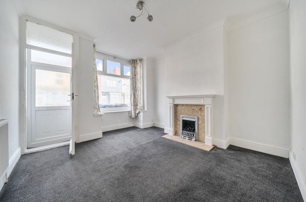 Property photo 2 of 10 1420207-9-699Da7Cb80F84