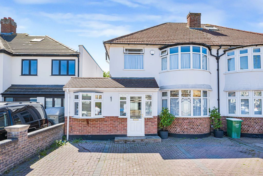 Property photo 1 of 25 External