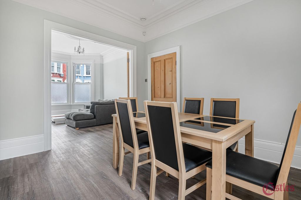 Property photo 3 of 27 Dining Room