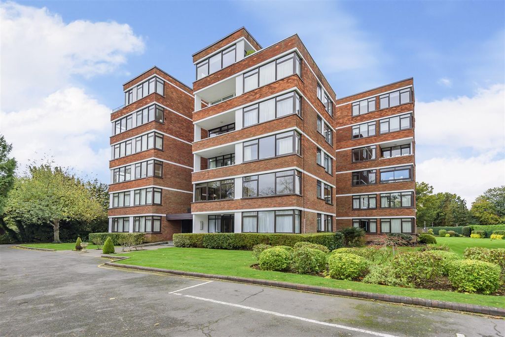 Property photo 1 of 13 Front