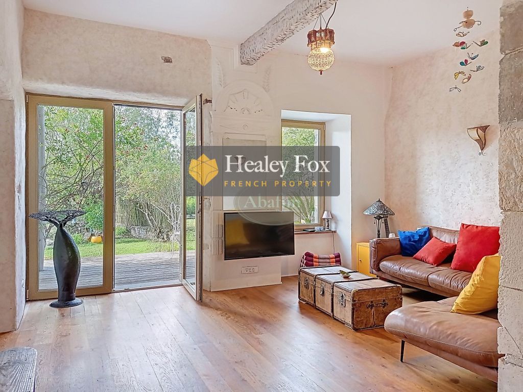 Property photo 2 of 27