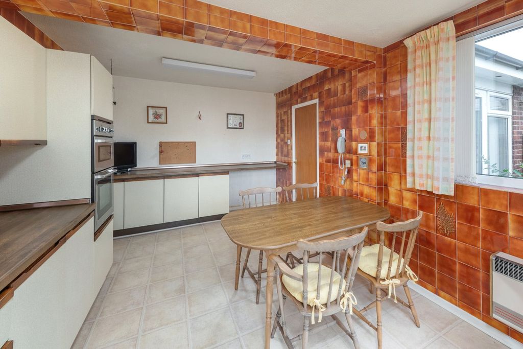 Property photo 3 of 10 Picture No. 06