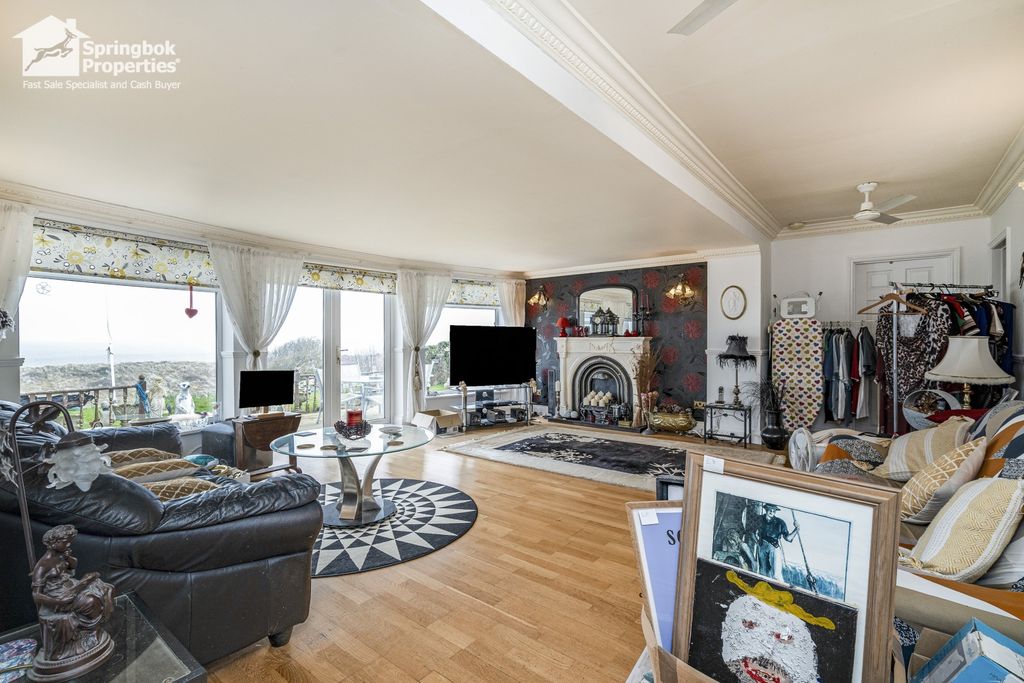 Property photo 2 of 20 1