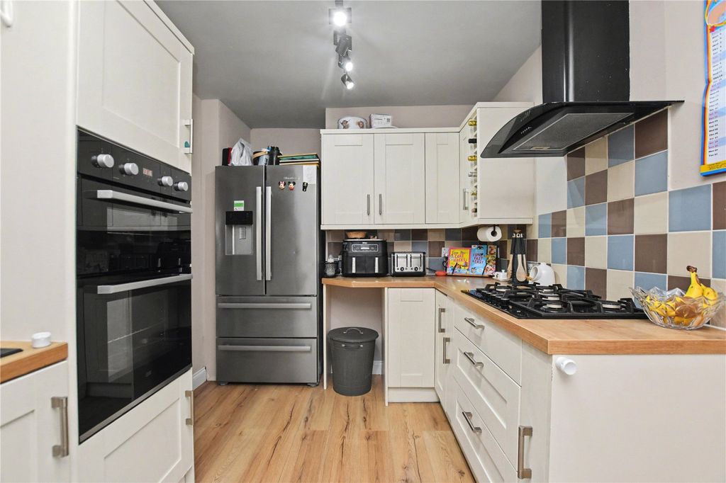 Property photo 3 of 19 Picture No. 10