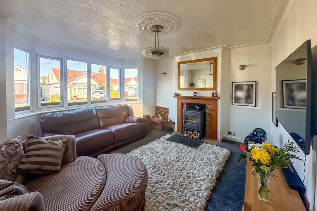 Property photo 2 of 28 Lounge