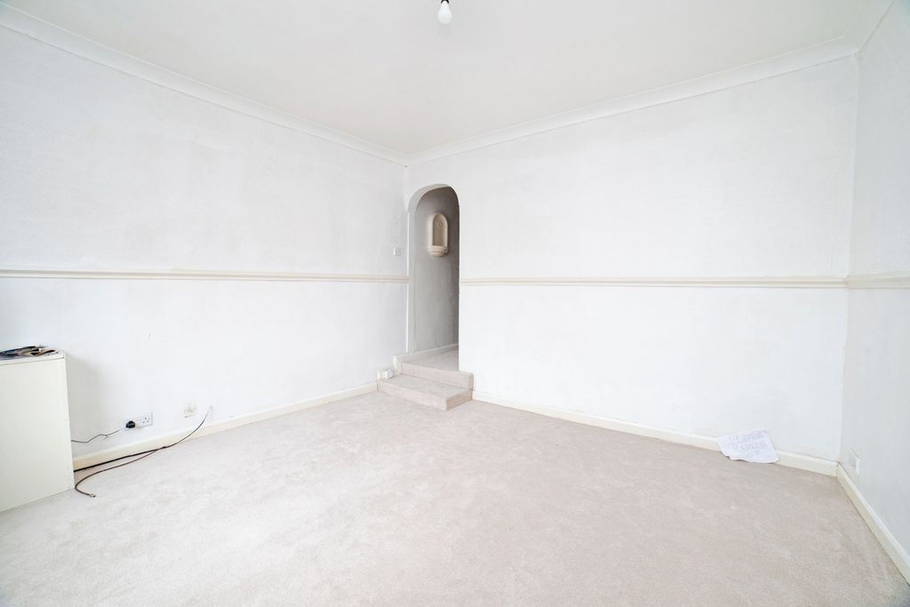 Property photo 2 of 15 Pbox-Img.Jpg