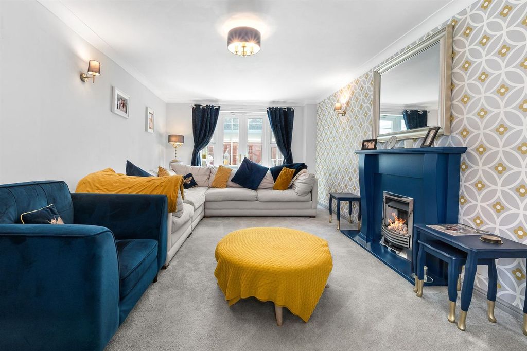 Property photo 3 of 32