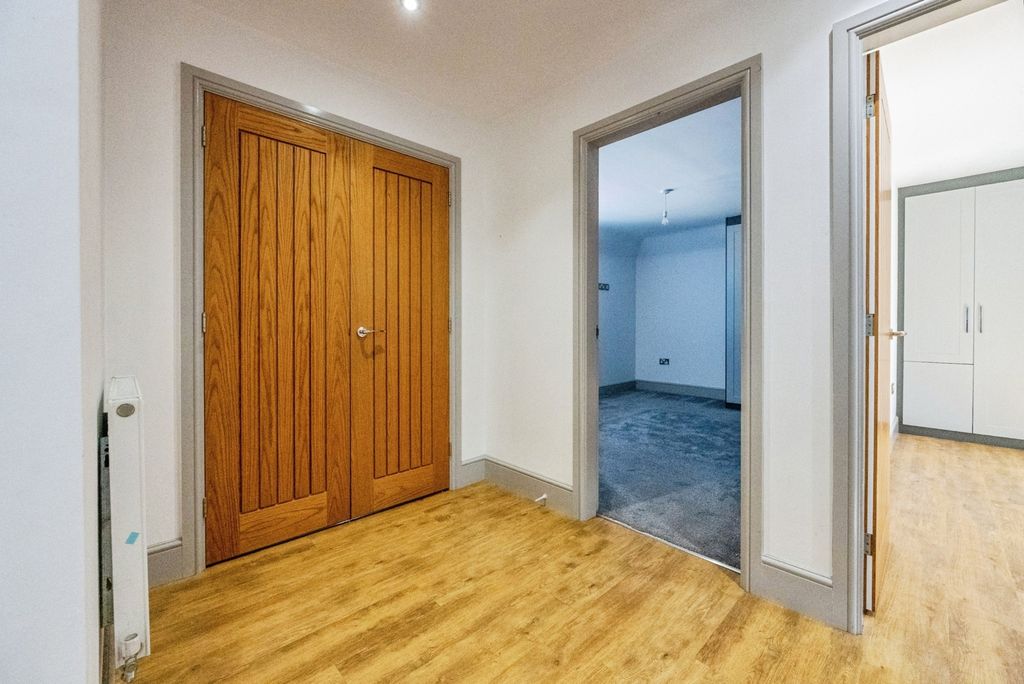 Property photo 2 of 11 Pbox-Img.Jpg