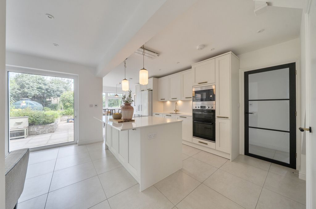 Property photo 2 of 26 1470371-5-6A28419...
