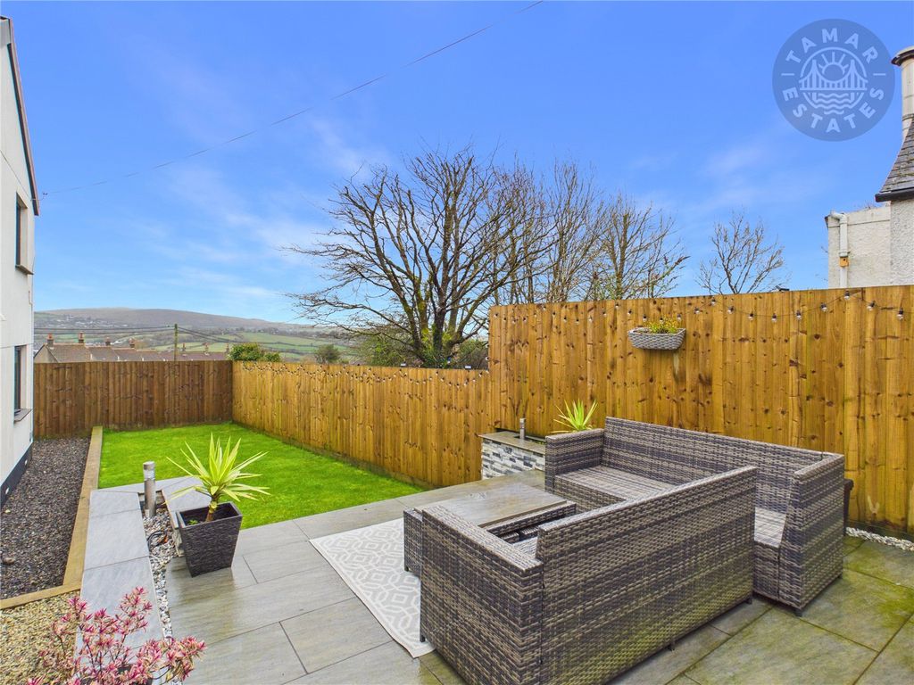 Property photo 2 of 21 Patio Terrace